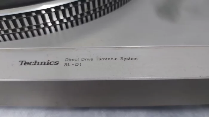 Toca discos Technics SL-D1
